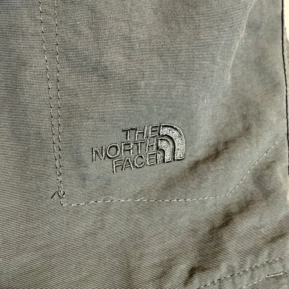 The North Face Nylon Hiking Cargo Shorts Women's 8 Dark Gray Gorpcore Outdoor